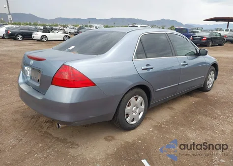 2007 Honda Accord 2.4 Lx z USA, uszkodzony, nr VIN 1HGCM56477A076619